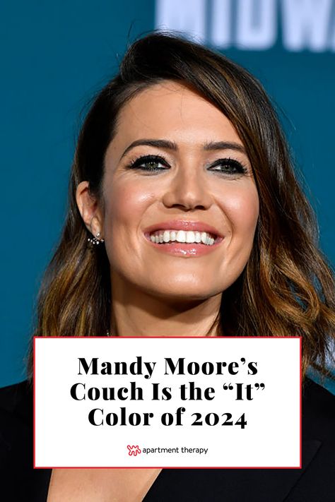 See why everyone's loving this Instagram of Mandy Moore's moody ochre couch and calling it the "it" color of 2024. Ochre Couch, Mandy Moore Bangs, Mandy Moore Short Hair, Mandy Moore Hair, Orlando Soria, Gold Couch, Built In Sofa, Ceramic Cafe, Velvet Couch