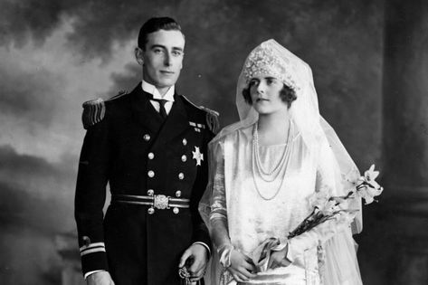 A new biography about Lord Mountbatten details how "devastated" he was with his wife Edwina's affairs. Louis Mountbatten, Chic Vintage Bride, Royal Wedding Gowns, Alexei Romanov, Royal Wedding Dress, Vintage Wedding Photos, Elisabeth Ii, Royal Brides, Wedding Gowns Vintage