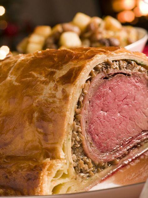 Beef Wellington Gordon Ramsay, Beef Wellington Sauce, Wellington Sauce, Easy Beef Wellington, Gordon Ramsay Recipes, Mini Beef Wellington, Beef Wellington Recipe, Beef Skewers, Smothered Pork Chops