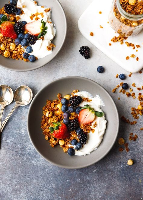 Fruit And Yogurt Bowl Aesthetic, Yogurt Bowl Photography, Parfait Photography, Granola For Yogurt, Granola Yogurt Bowl, Small Batch Granola, Nuts And Berries, Granola Bowl, Easy Granola Recipe