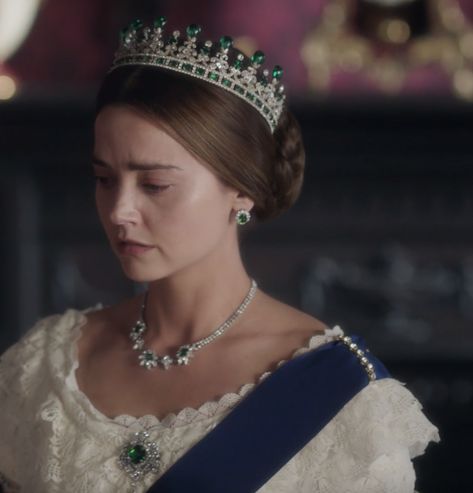 Victoria Movie, Queen Victoria Series, Queen Victoria Movie, Queen Victoria Tv Show, Queen Victoria Jenna Coleman, Victoria Tv Show, Queen Victoria Sapphire Tiara, Victoria Series, Familia Real