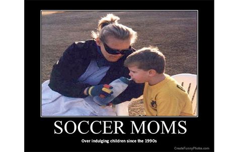 19 Memes That Perfectly Describe Youth Sports Soccer Mom Meme, Soccer Fails, Quotes Growing Up, Mom Meme, Parenting Teenagers Quotes, Parenting Photography, Soccer Moms, Funny Soccer, Parents Quotes Funny