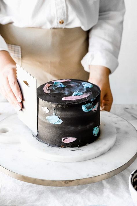 Galaxy Cake Tutorial, Vanilla Cake Frosting, Making Mirror, American Buttercream, Blue Frosting, Galaxy Cake, Cake Templates, New Year's Cake, Cheesecake Cupcakes