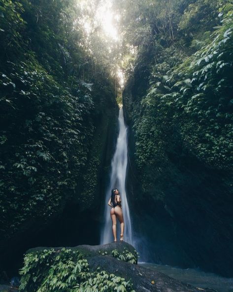 girl enjoying in waterfall Leke Leke Waterfall Bali, Bamboo Waterfall, Waterfall Pictures, Summer Picture Poses, Villa House, Travel Pictures Poses, Waterfall Photography, Water Photography