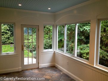 4 Season Room Addition, Porch To Sunroom, Sunroom Remodel, Sunroom Windows, Small Sunroom, Porch Enclosures, Traditional Porch, 3 Season Room, 4 Season Room