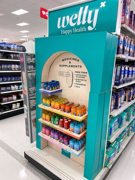 Instore Display Design, Endcap Display Ideas, Visual Marketing Display, Display Retail Design, End Cap Display, Display Shelf Design, Store Display Design, Shelf Talkers, Retail Design Display