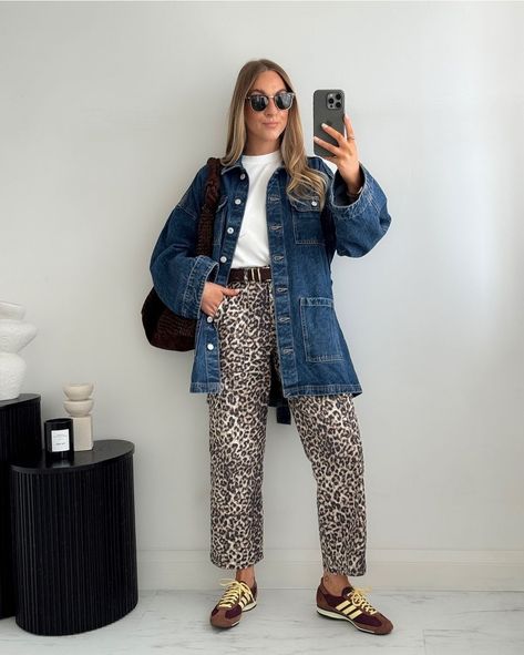 Black Crop Flare Pants Outfit, Cheetah Pants Outfit Fall, Leopard Print Long Sleeve Top Outfit, Leopard Button Down Shirt Outfit, Outfits With Leopard Pants, Cheetah Print Cardigan Outfit, Winter Linen Pants Outfit, Palm Springs Outfit Fall, Leopard Barrel Jeans Outfit