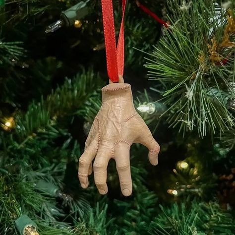 Thing Christmas tree decoration Addams Family Thing, Thing Hand, Family Christmas Tree, The Addams Family, Movie Series, Addams Family, Geek Culture, Christmas Tree Decoration, Classic Tv