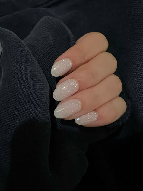 White Sparkly Acrylic Nails, White Sparkly Nails, Sparkly Acrylic Nails, Nye Nails, Engagement Nails, Unghie Sfumate, Milky Nails, Glittery Nails, White Glitter Nails