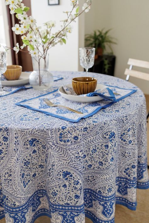 Indian Ceramics, French Pattern, Table Styling, Indian Textiles, Table Linen, Block Printing, Interior Ideas, Ranch House, Table Style