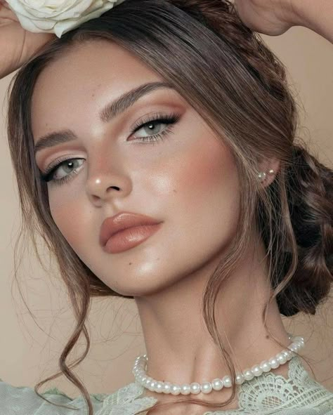 Simple Mekaup Look, High Tea Makeup Look, Unique Bridal Makeup, Glam Bride Makeup, Glowing Skin Makeup, Gorgeous Wedding Makeup, Wedding Makeup Tutorial, Daily Makeup Routine, Bridal Eye Makeup