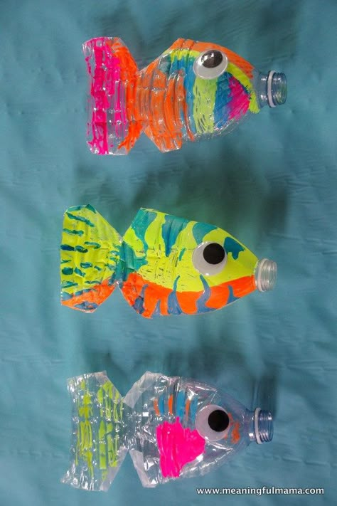 1-plastic water bottle fish craft Jul 22, 2014, 3-027 Water Bottle Fish, Bottle Fish, Water Bottle Crafts, Fish Craft, Plastic Fish, Diy Plastic Bottle, Recycled Art Projects, Sea Crafts, Fish Crafts