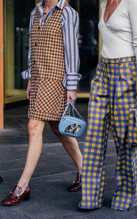 Stockholm Fashion Week, Fashion Trend Forecast, Looks Street Style, Street Style Chic, Moda Vintage, Street Style Inspiration, Plaid Pants, Fashion Week Street Style, Inspiration Mode