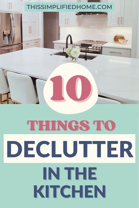 Check out 10 quick and easy kitchen decluttering tasks that can be done in 10 minutes or less! Decluttering your kitchen doesn’t have to be overwhelming if you do a little bit at a time when you have a few minutes to spare. Declutter Checklist, Clutter Solutions, Declutter Kitchen, Cleaning Crew, Decluttering Ideas, Housekeeping Tips, Kitchen Clutter, How To Declutter, Clutter Free Home