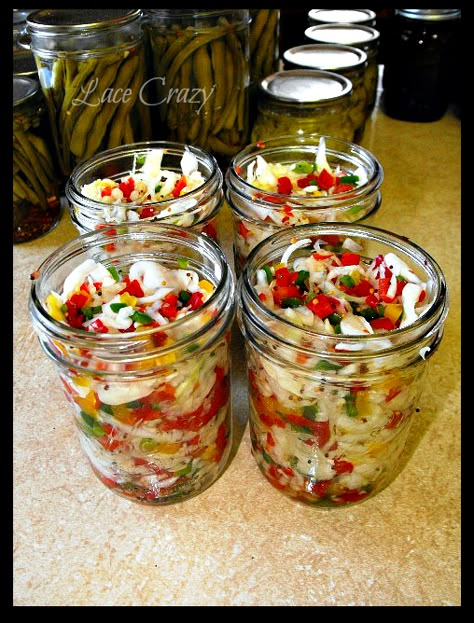 Canning Cabbage Recipes, Canning Cabbage, Canning Bell Peppers, Pickled Pepper Recipe, Canning Peppers, Pickled Vegetables Recipe, Pressure Canning Recipes, Canning Pickles, Home Canning Recipes