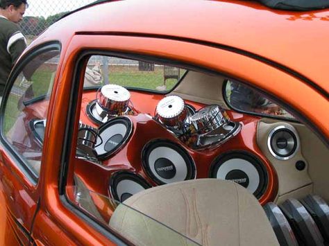 Rear Seat Speakers Custom Car Audio, Vw Super Beetle, Sound System Car, Hot Vw, Super Beetle, Car Audio Installation, Vw Engine, Car Console, Car Subwoofer