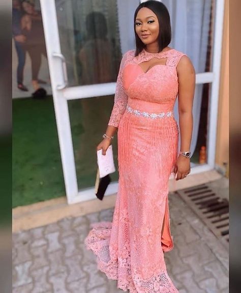 Peach perfect  #Asoebi #AsoebiSpecial Lace Styles For Ladies, Party Dress Classy Elegant, Bride Party Dress, Aso Ebi Dresses, Peach Lace Dress, Latest Aso Ebi Styles, African Lace Styles, African Bride, Peach Lace