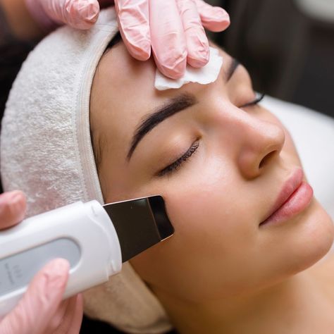 Skin Spatula, Facial Massage Techniques, Face Care Tips, Hydra Facial, Skin Care Devices, Beauty Devices, Clean Pores, Facial Massage, Radio Frequency