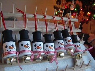 Wooden Spool Crafts, Snowmen Ornaments, Spool Crafts, Wooden Spool, Wooden Spools, Cork Crafts, Thread Spools, Crafts Christmas, Snowman Crafts