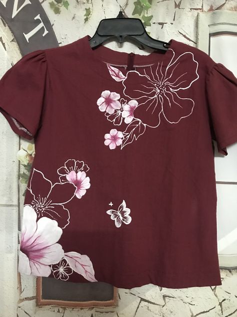 Fabric Painting On Tshirts, Fabric Colour Painting, Fabric Paint Shirt, Saree Painting Designs, Painted Clothes Diy, Saree Painting, Fabric Painting Techniques, Tshirt Painting, Hand Painted Dress