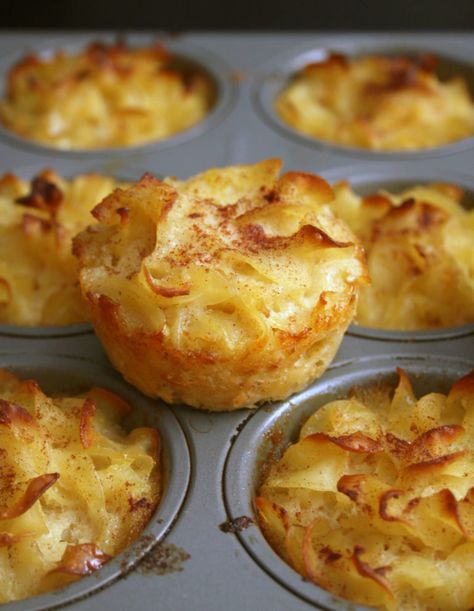 Kugel Muffins, Easy Hanukkah Recipes, Sweet Noodle Kugel Recipe, Kugel Recipes, Sweet Noodle Kugel, Noodle Pudding, Noodle Kugel Recipe, Shabbat Recipes, Potato Kugel