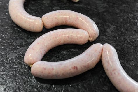 Bratwurst Recipe, German Bratwurst, Baked Brisket, Preserving Meat, Cured Meat Recipes, Sausage Making Recipes, Home Made Sausage, Bratwurst Recipes, Meat Curing