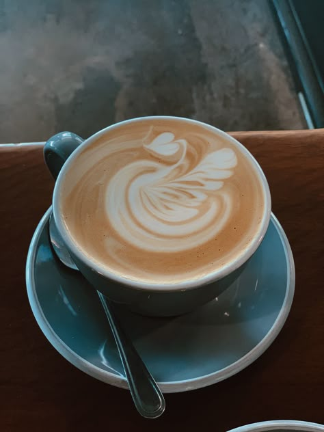 Foggy morning swan Latte Swan Latte Art, Latte Aesthetic, Coffee Latte Art, Coffee Board, Cozy Coffee Shop, Coffee Barista, Coffee Obsession, Coffee Heart, Foggy Morning