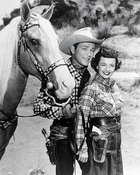 The Roy Rogers Show--David has a picture with them when he was little--they friends with some of thw family:) Famous Cowboys, Roy Rodgers, Gene Autry, Dale Evans, Western Hero, Vintage Television, Tv Westerns, Roy Rogers, Western Movie