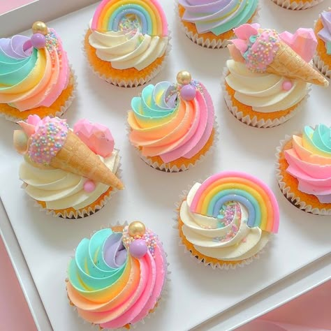 Pastel Rainbow Cupcakes, Deco Cupcake, Ice Cream Cone Cupcakes, Pastel Cupcakes, Rainbow Ice Cream, Cupcake Decorating Ideas, Rainbow Birthday Cake, Ice Cream Cupcakes, Princess Cupcakes