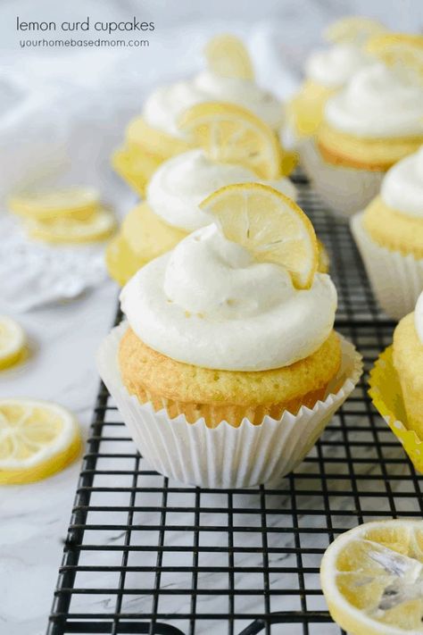 A lovely lemon curd filled cupcake topped with a cream cheese lemon curd frosting is the perfect treat for lemon lovers! #recipe #filling #easy #creamcheese #dessert #lemon #cupcake #baking #frostingrecipe #eggyolks  #sweets Lemon Curd Cream Cheese, Lemon Curd Cream, Lemon Curd Cupcakes, Lemon Cream Cake, Vegan Buttercream, Lemon Cream Cheese Frosting, Healthy Cheesecake, Lemon Frosting, Lemon Curd Filling