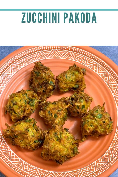 Zucchini Recipes Indian, Indian Zucchini, Vegetarian Zucchini Recipes, Keto Indian Food, Chana Chaat Recipe, Crispy Zucchini, Pakora Recipes, Zucchini Fritters, Chaat Recipe