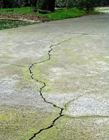 Fix Cracked Concrete, Concrete Refinishing, Repair Cracked Concrete, Patio Repair, Diy Concrete Patio, Concrete Repair Products, Paint Concrete Patio, Driveway Repair, Cracked Concrete