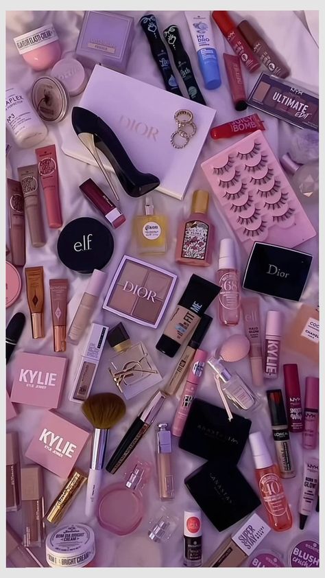 Pictures Of Makeup Products, A Lot Of Makeup Products, Fake Make Up, Makeup Girly Aesthetic, Chavvy Makeup Uk, Colorful Makeup Products, Make Up Vision Board Pictures, Makeup Athstetic, Makeup Astethic Pics