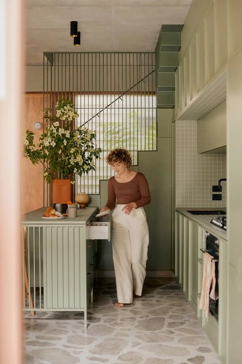 Melbourne-based photographer Eve Wilson transforms a traditional workers cottage into a light-filled oasis. - Friends of Friends / Freunde von Freunden (FvF) Workers Cottage, Modern Extension, Internal Courtyard, Mid Century Architecture, New England Homes, Kitchen Stories, Cafe Interior, Apartment Design, Kitchen Inspirations