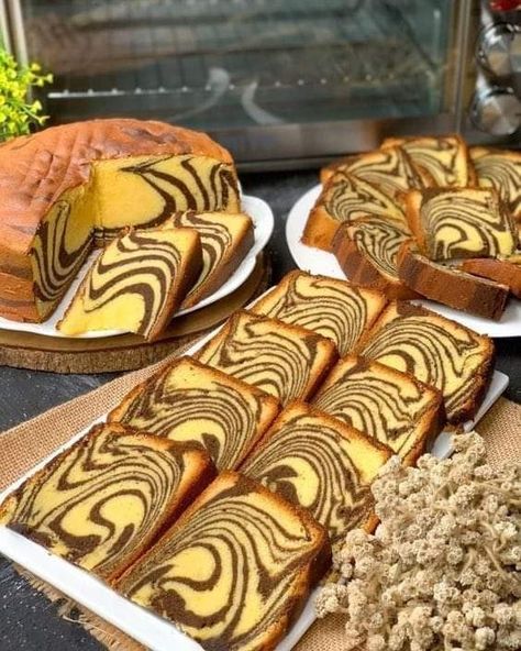 Marble Cake Recipe Moist, Zebra Cakes, Masakan Malaysia, Bolu Cake, Indonesian Desserts, Resipi Kek, Marble Cake Recipes, Resep Cake, Chocolate Pudding Recipes