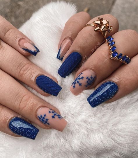 January Nail Designs Almond Shape, Blue Christmas Nails, Nails Grunge, Winter Nails Acrylic, Sweater Nails, Christmas Gel Nails, Nails Winter, Blue Nail Designs, Snowflake Nails