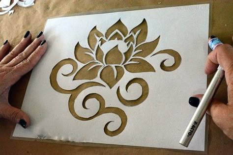 Lotus Stencil, Diy Stencil Patterns, Stencils Printables Templates, Water Lotus, Stencil Patterns Templates, Fabric Paint Diy, Stencil Fabric, Stencil Printing, Fabric Paint Designs