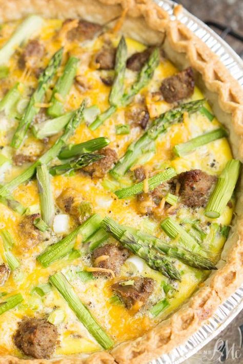 Turkey Sausage Asparagus Quiche recipe - a buttery crust is filled with cheddar, sausage, and asparagus Turkey Quiche Recipes, Asparagus Quiche Recipes, Easy Asparagus Recipes, Asparagus Quiche, Baked Asparagus, Quiche Recipe, Spicy Sausage, Turkey Sausage, Quiche Recipes