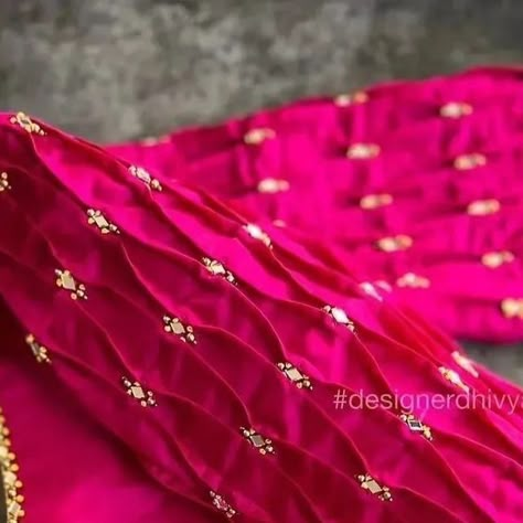 Saree Blouse Ideas, Blouse Inspiration, Blouse Designs High Neck, Latest Bridal Blouse Designs, Cotton Blouse Design, Blouse Ideas, New Saree Blouse Designs, Traditional Blouse Designs, Fashionable Saree Blouse Designs