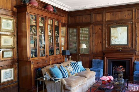 Paolo Moschino, Paneled Room, Pine Paneling, London Drawing, London Design Week, Mahogany Bookcase, Wood Panelling, Traditional Chic, Interior Design London