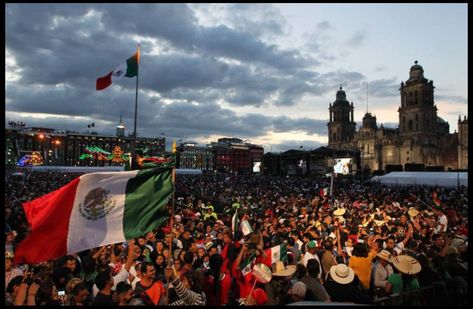 Real Mexico, Mexico Outfits, Outfits For Mexico, Hang Over, Back In The Day, Outfits Aesthetic, Times Square, Dolores Park, Celebrities