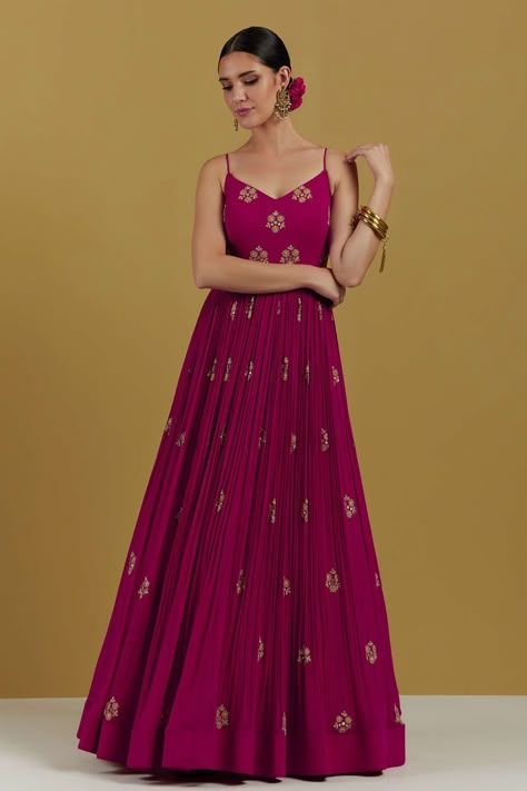 Dress From Scratch Ideas Indian, Skirt Top Indian Outfit Casual, Indowestern Outfits, Saree Material, Long Gown Design, Lehenga Designs Simple, Dresses Traditional, Anarkali Dress Pattern, Traditional Indian Dress