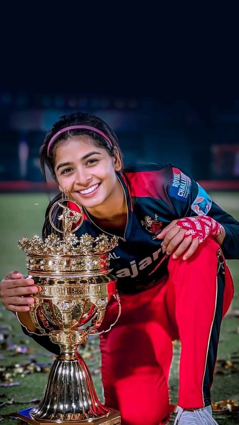 Shreyanka Patil Wallpaper ♥️ Smriti Mandhana Cute Wallpaper, Dhoni Back Pose, Virat Kohli Rcb, Kohli Rcb, Tilak Varma, Roman Reigns Logo, Hindu Wedding Photos, Ab De Villiers Photo, Smriti Mandhana