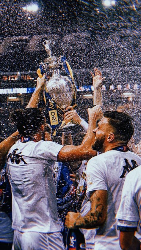 Leeds United Players, Leeds United Wallpaper, Leeds Football, Leeds United Football, United Wallpaper, Leeds United Fc, Football Photography, Football Legends, Sport Art