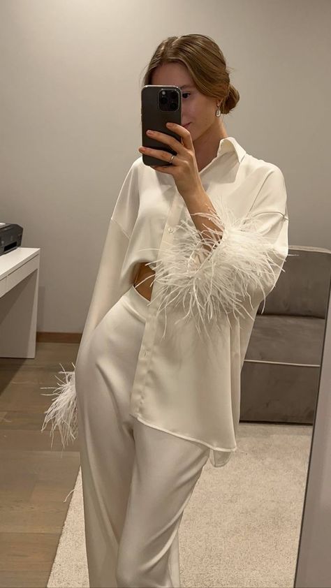 Night Wear Pajamas Aesthetic, Silk Sleepwear Aesthetic, Elegant Pjs, White Pjs, Luxurious Loungewear, Women Nightwear Dresses, Elegant Loungewear, Pajamas Aesthetic, Fashion Collection Inspiration