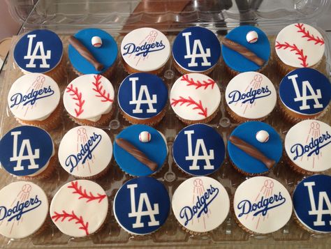 Dodger Birthday Cake, Dodgers Cupcakes, Dodger Party Ideas, Dodger Cookies, La Dodgers Birthday Cake, Jammie Dodger Cupcakes, Dodger Cupcakes, Dodger Party, Dodgers Party