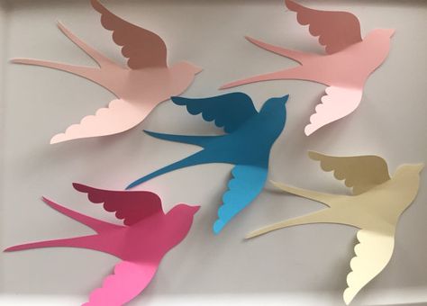 Construction Paper Flowers, Paper Flower Wreaths, Construction Paper Crafts, Cute Origami, Paper Mache Crafts, Paper Flower Crafts, Rainbow Paper, Paper Birds, Bird Crafts