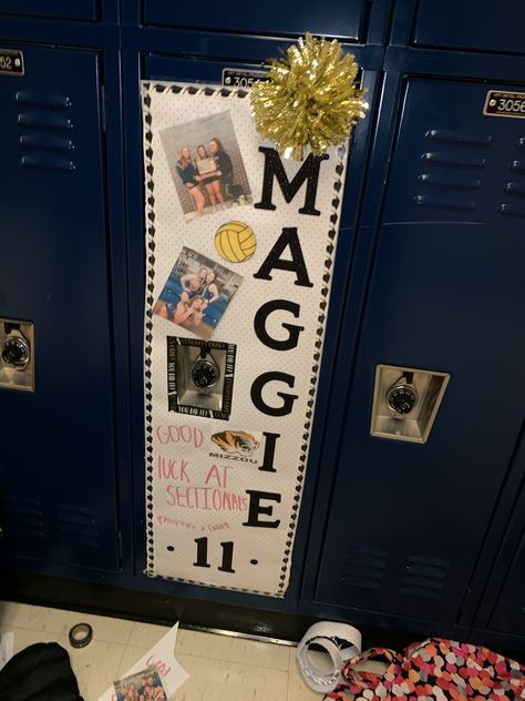 Sectional Basketball Signs, Locker Decorations Outside Doors, High School Senior Locker Decoration, Locker Decorations Birthday, Hoco Locker Decorations, Sport Locker Decorations Ideas, Cheerleader Locker Decorations Ideas, Band Locker Decorations, Locker Decorations For Birthday