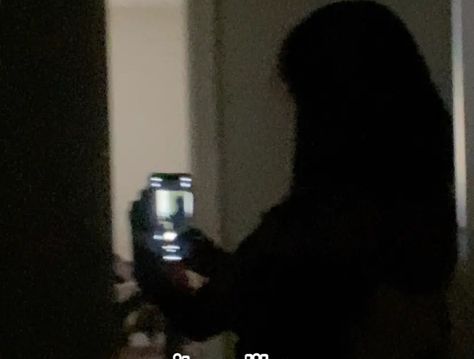 Dark Mirror Pics Aesthetic, Dark Mirror Selfie Aesthetic, Dark Mirror Pics, Dark Mirror Selfie, Dark Poses, Dark Pics, Dark Mirror, Diy Photo Book, Dark Look