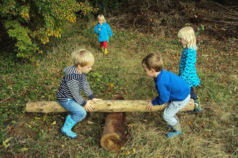 Montessori Forest Schools - The Best of Both Worlds? Forest School Playground, Forest School Pallet Ideas, Forest School Structures, Forest School Ideas Outdoor Play, Forest School Areas, Forest School Area, Schools Uk, Forest School Ideas, Forest Playground